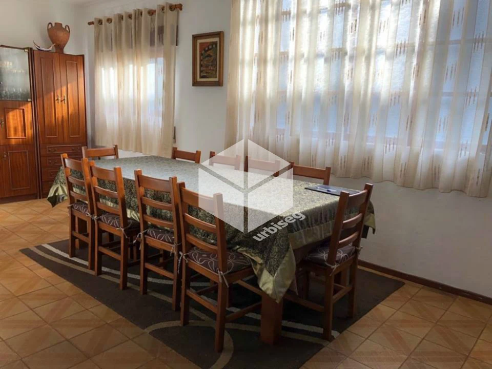 Moradia T9 para Venda em Lavos Foto 8