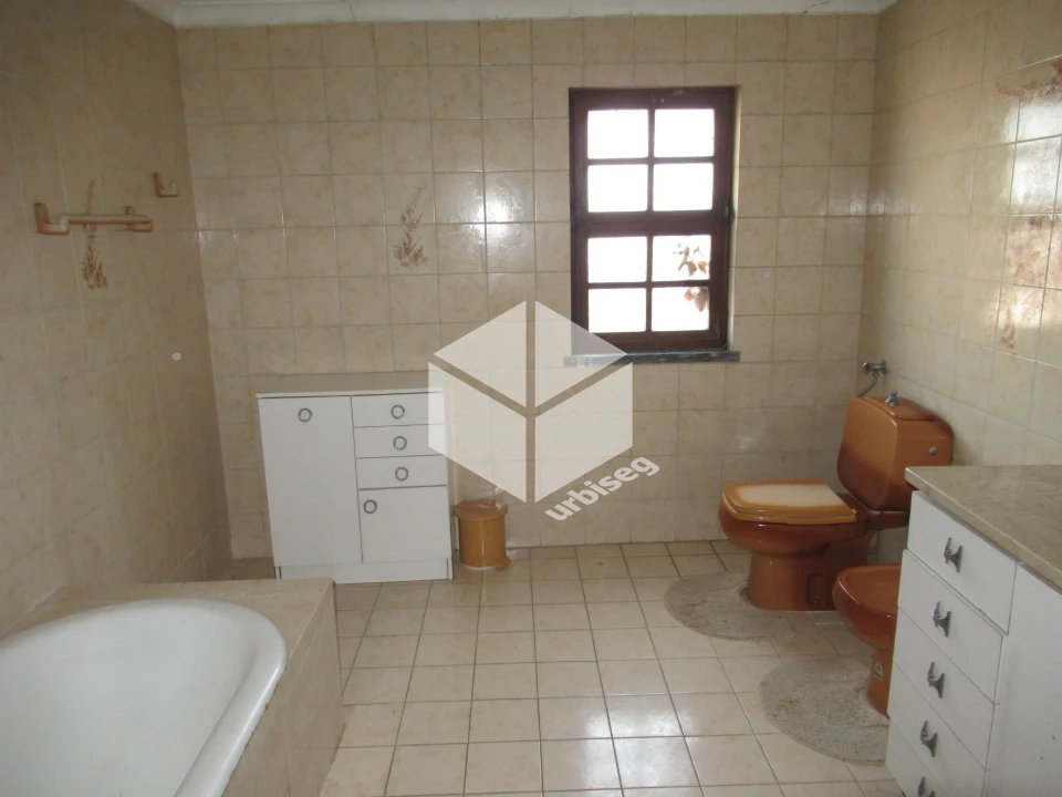 Moradia T9 para Venda em Lavos Foto 15