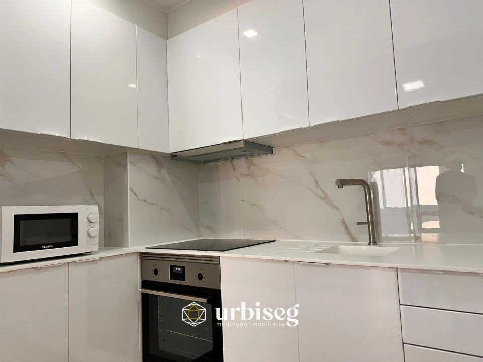 Apartamento T1 para Venda em Buarcos Foto 9