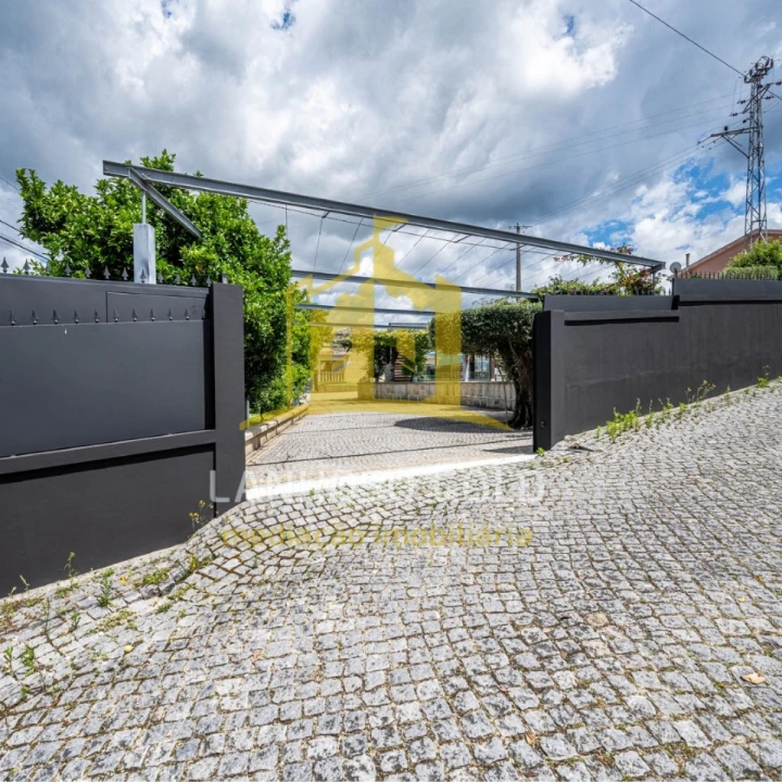 Moradia T3 para Venda em Campos e Louredo Foto 21