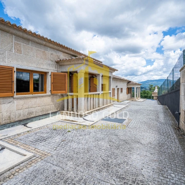 Moradia T3 para Venda em Campos e Louredo Foto 23