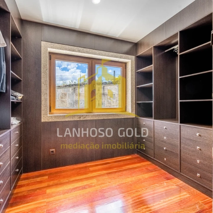 Moradia T3 para Venda em Campos e Louredo Foto 11