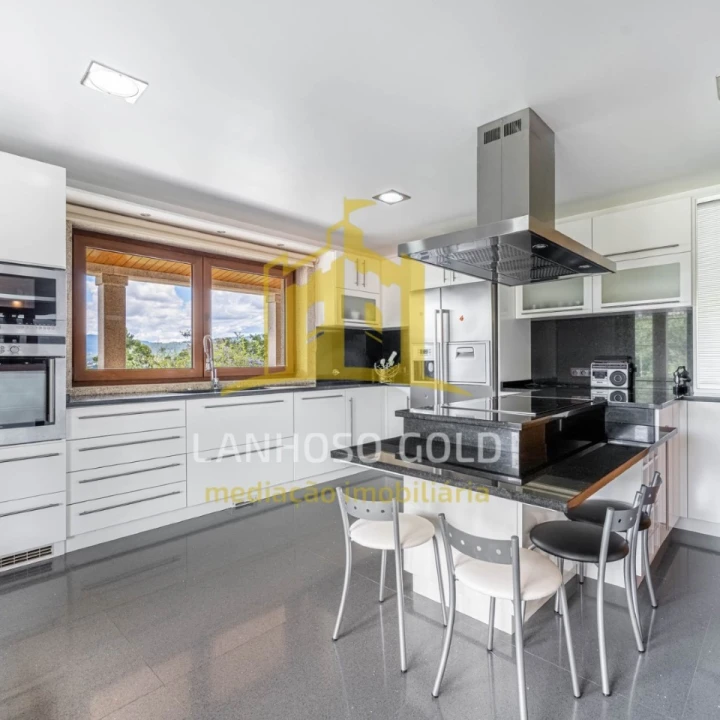 Moradia T3 para Venda em Campos e Louredo Foto 2