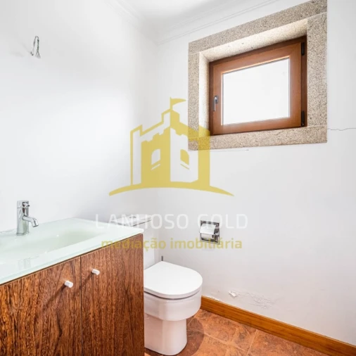 Moradia T3 para Venda em Campos e Louredo Foto 17