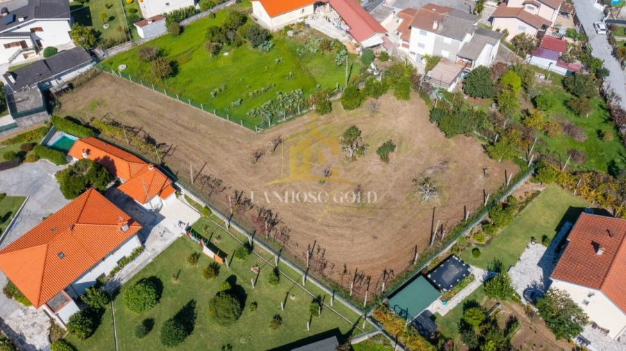 Terreno para Venda em Campos e Louredo Foto 3