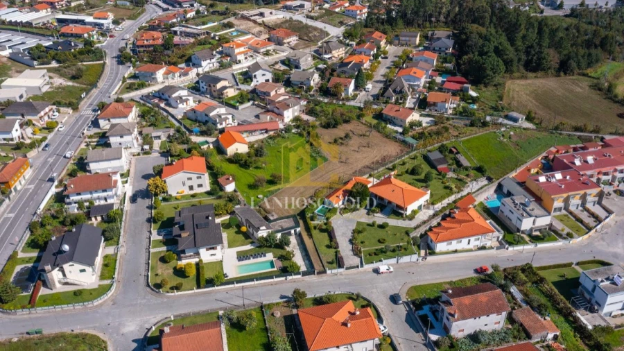 Terreno para Venda em Campos e Louredo Foto 11