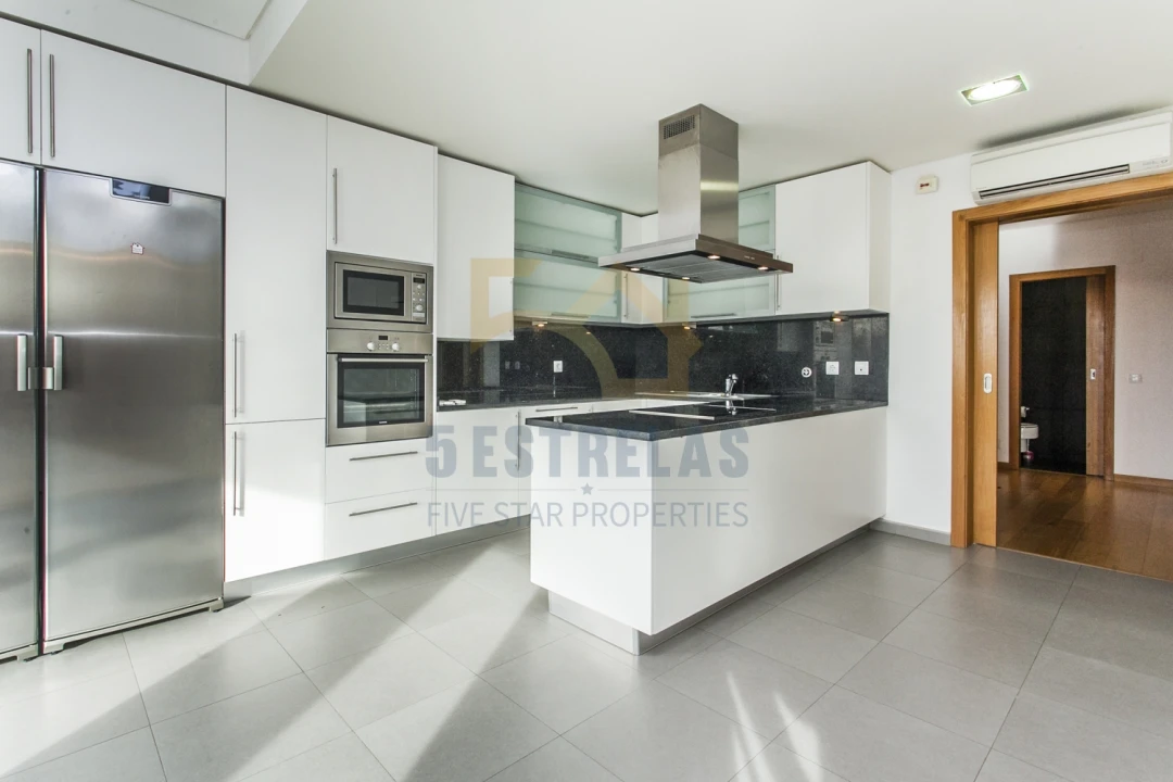 Apartamento T4 para Venda em Santa Maria e São Miguel, São Martinho, São Pedro Penaferrim Foto 18