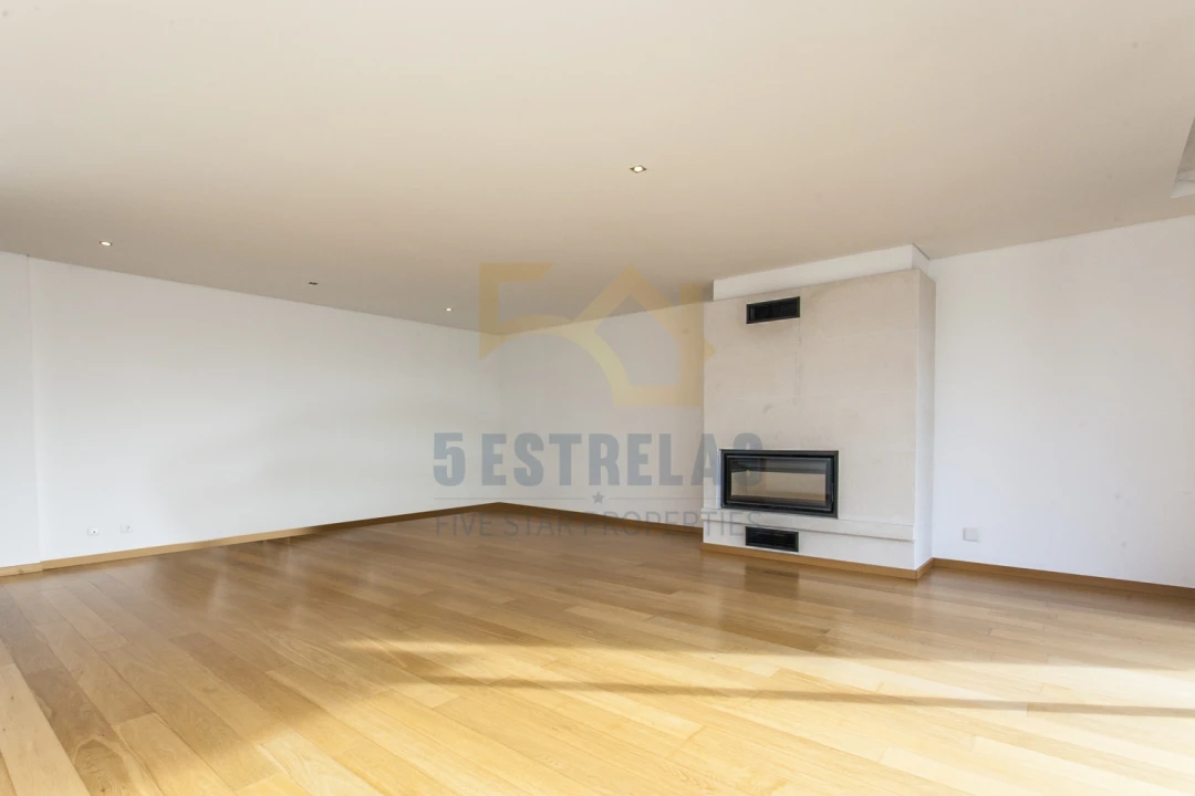 Apartamento T4 para Venda em Santa Maria e São Miguel, São Martinho, São Pedro Penaferrim Foto 6