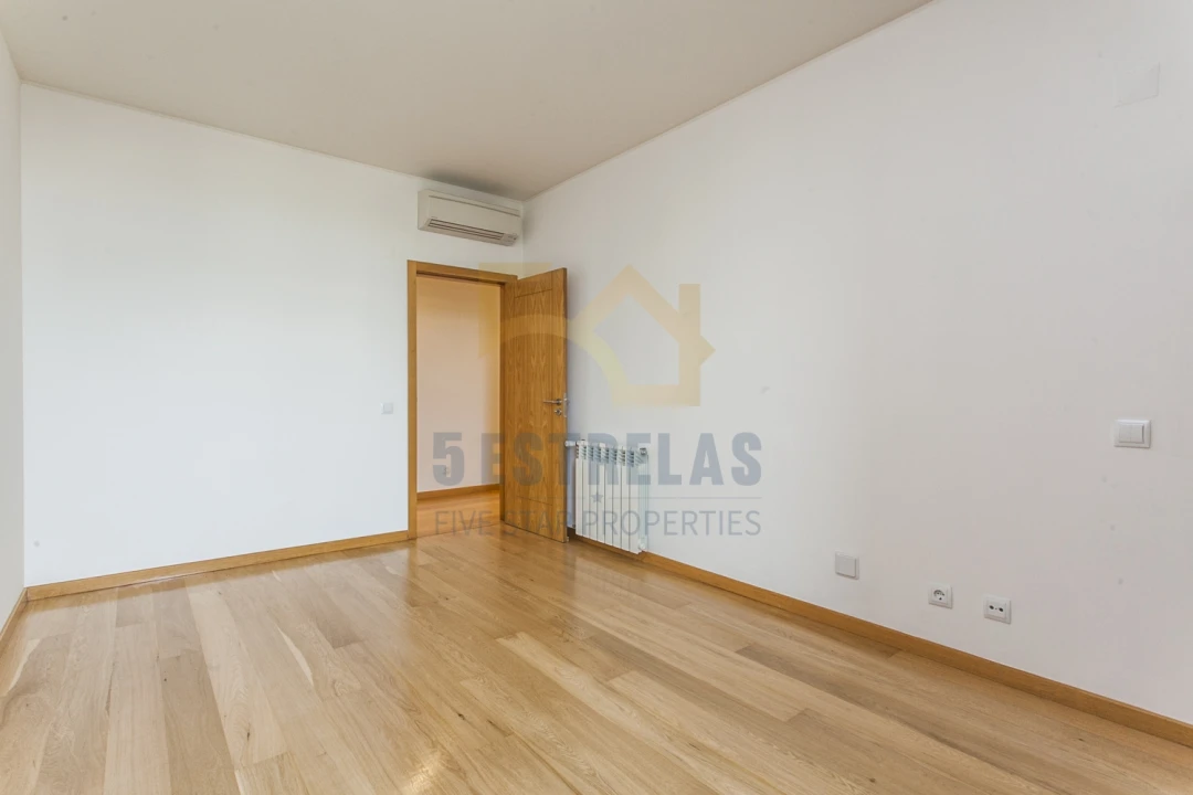 Apartamento T4 para Venda em Santa Maria e São Miguel, São Martinho, São Pedro Penaferrim Foto 26