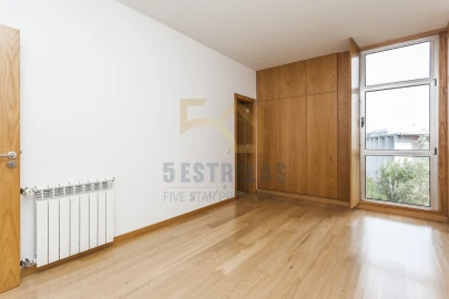 Apartamento T4 para Venda em Santa Maria e São Miguel, São Martinho, São Pedro Penaferrim
