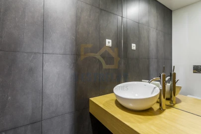 Apartamento T4 para Venda em Santa Maria e São Miguel, São Martinho, São Pedro Penaferrim