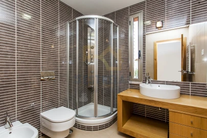 Apartamento T4 para Venda em Santa Maria e São Miguel, São Martinho, São Pedro Penaferrim