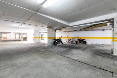 Apartamento T4 para Venda em Santa Maria e São Miguel, São Martinho, São Pedro Penaferrim
