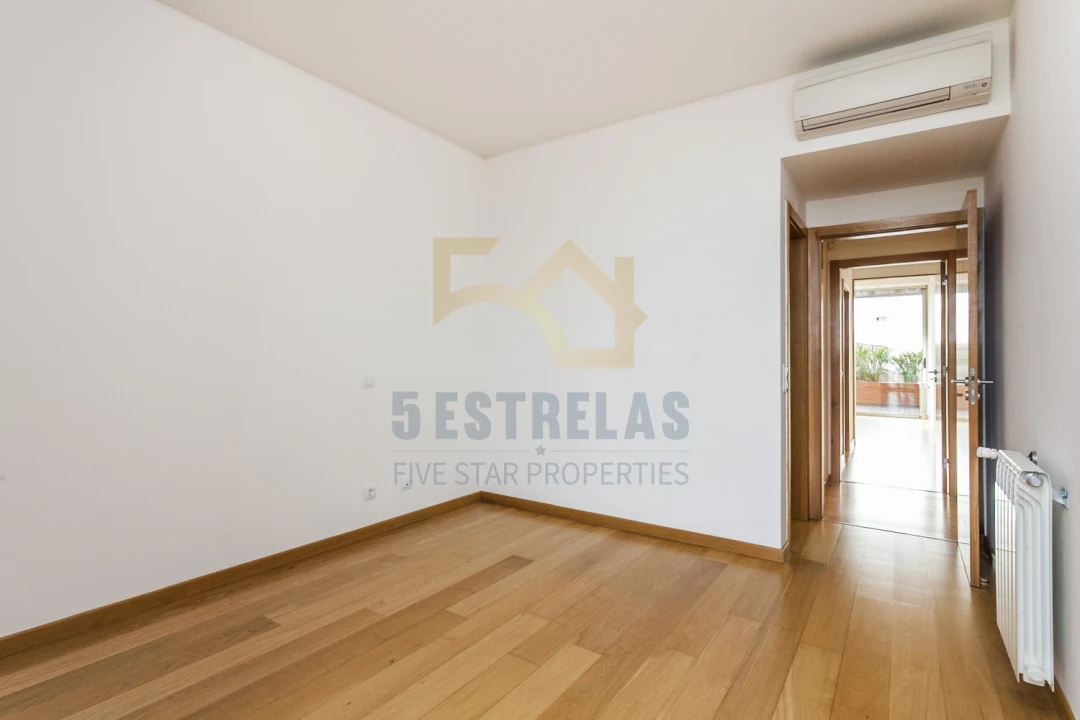 Apartamento T4 para Venda em Santa Maria e São Miguel, São Martinho, São Pedro Penaferrim Foto 30