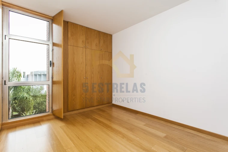 Apartamento T4 para Venda em Santa Maria e São Miguel, São Martinho, São Pedro Penaferrim Foto 23