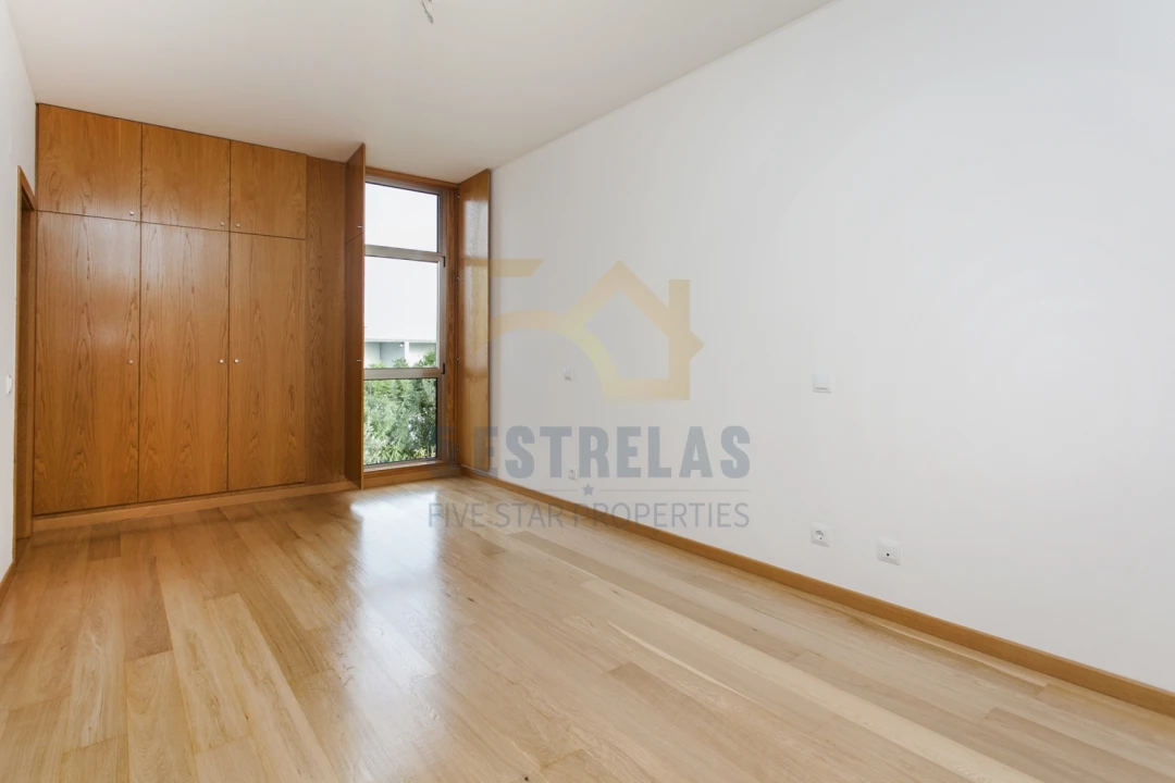 Apartamento T4 para Venda em Santa Maria e São Miguel, São Martinho, São Pedro Penaferrim Foto 25