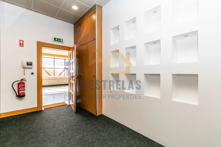 Escritório para Venda em Santa Maria e São Miguel, São Martinho, São Pedro Penaferrim Foto 5