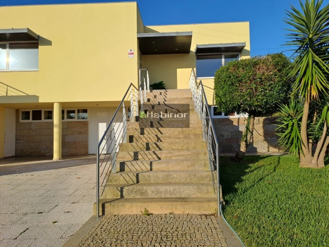 Moradia T3 para Venda em Castelo do Neiva