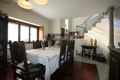 Moradia T5 para Venda em Santa Maria Maior e Monserrate e Meadela