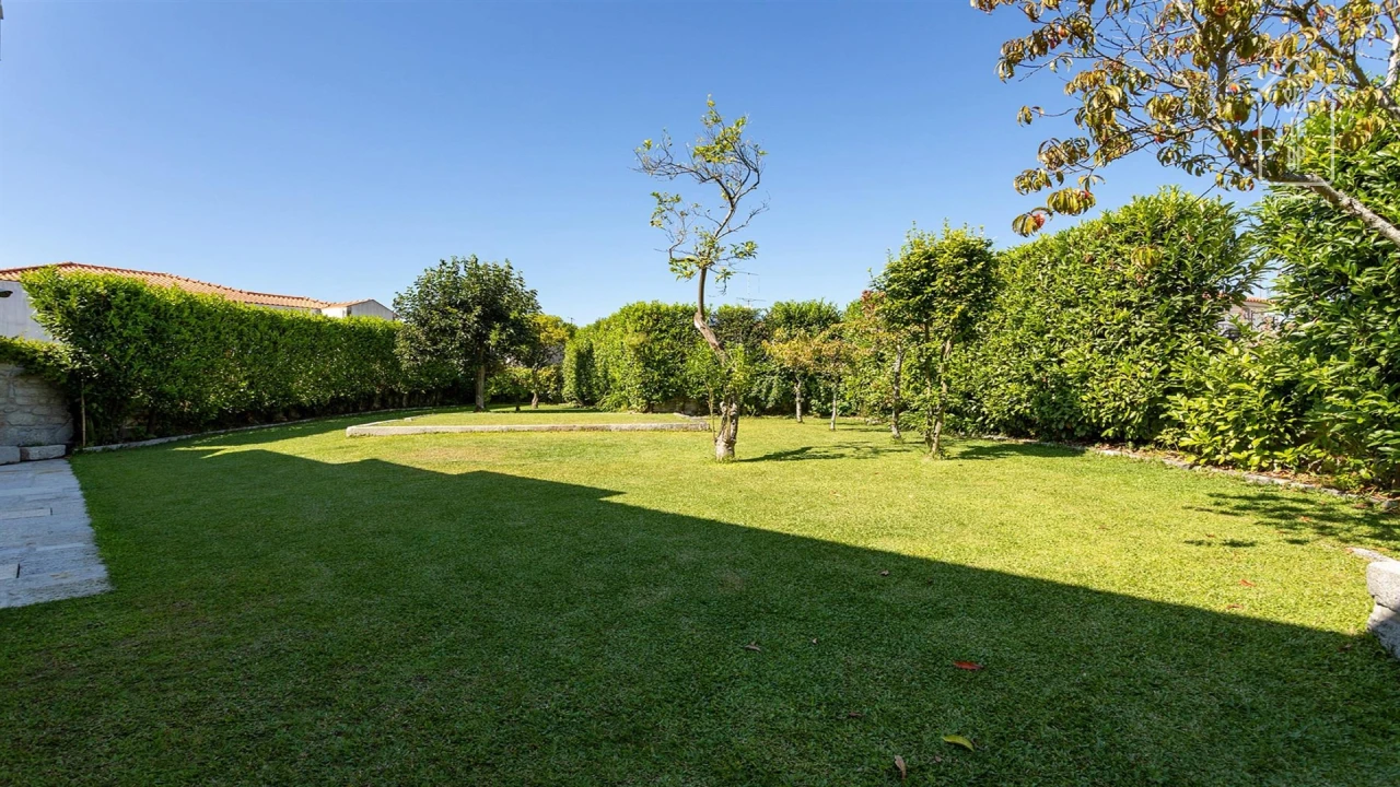 Moradia T4 para Venda em Darque Foto 2