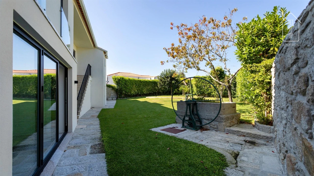 Moradia T4 para Venda em Darque Foto 3