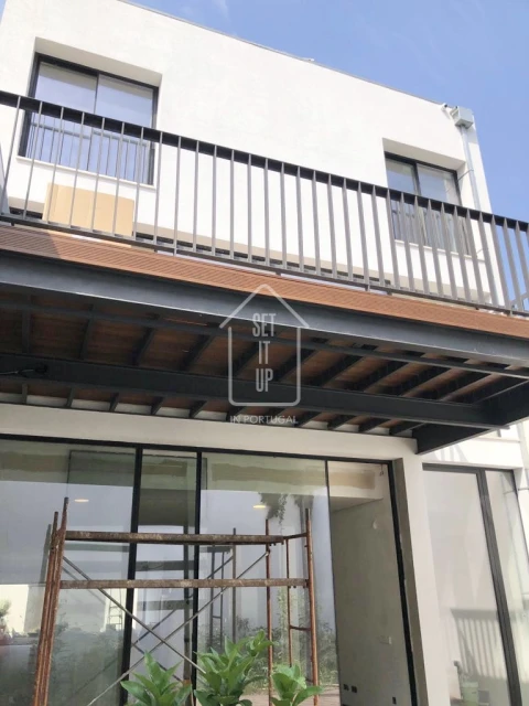 Moradia T4 para Venda em Aldoar, Foz do Douro e Nevogilde