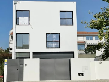 Moradia T4 para Venda em Aldoar, Foz do Douro e Nevogilde