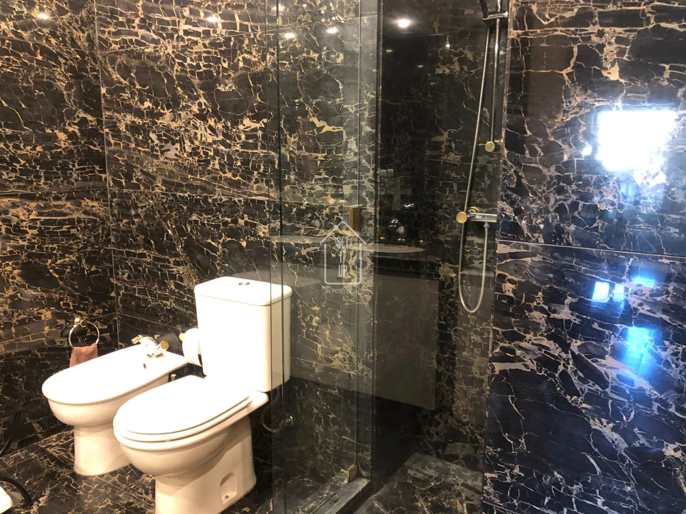 Apartamento T4 para Venda em Ramalde Foto 35
