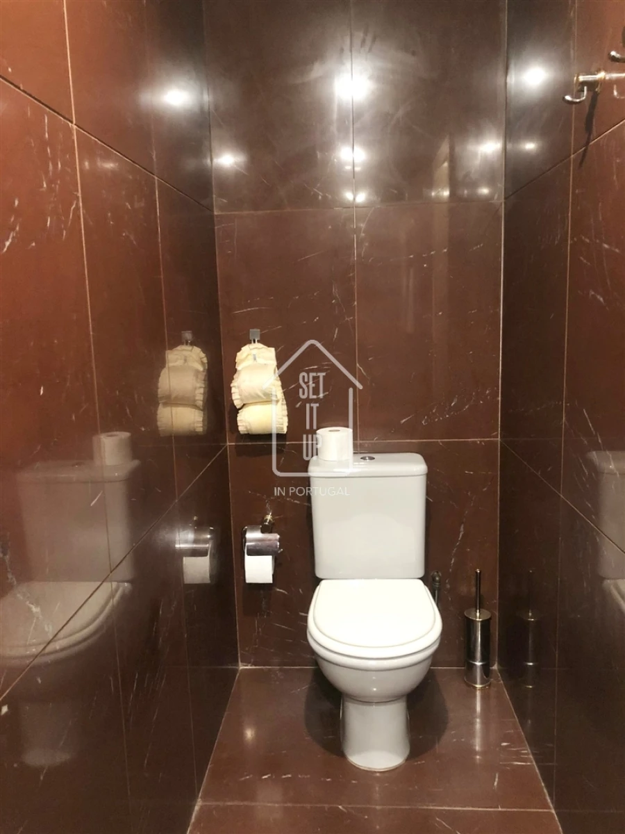 Apartamento T4 para Venda em Ramalde Foto 5