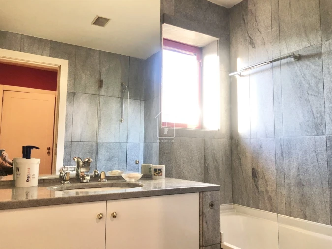 Apartamento T4 para Venda em Ramalde Foto 22