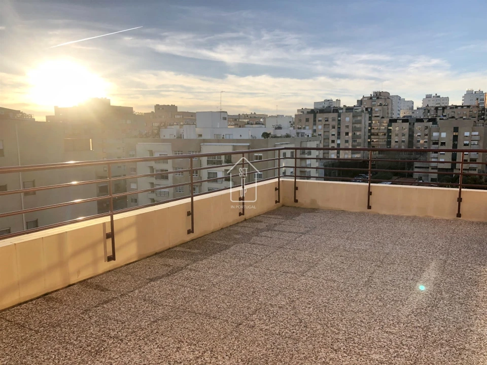 Apartamento T4 para Venda em Ramalde Foto 1