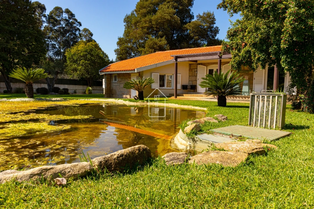 Moradia T4 para Venda em Vilar e Mosteiró Foto 9