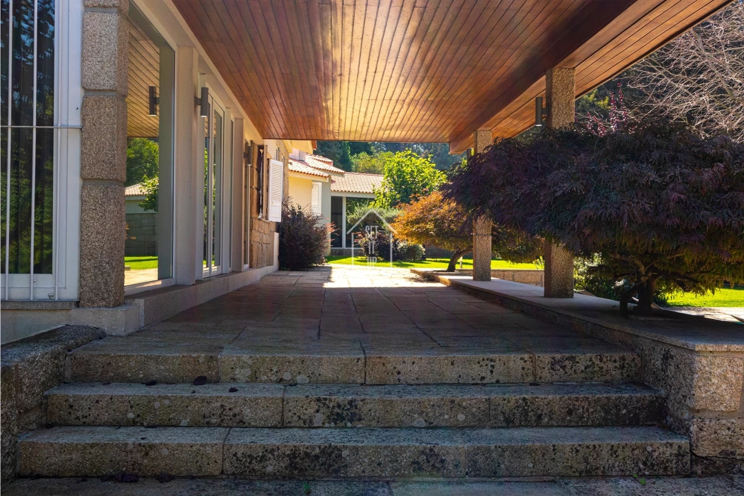 Moradia T4 para Venda em Vilar e Mosteiró Foto 19