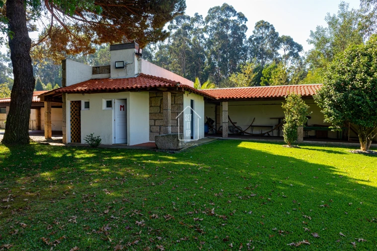 Moradia T4 para Venda em Vilar e Mosteiró Foto 2