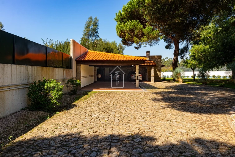 Moradia T4 para Venda em Vilar e Mosteiró Foto 5