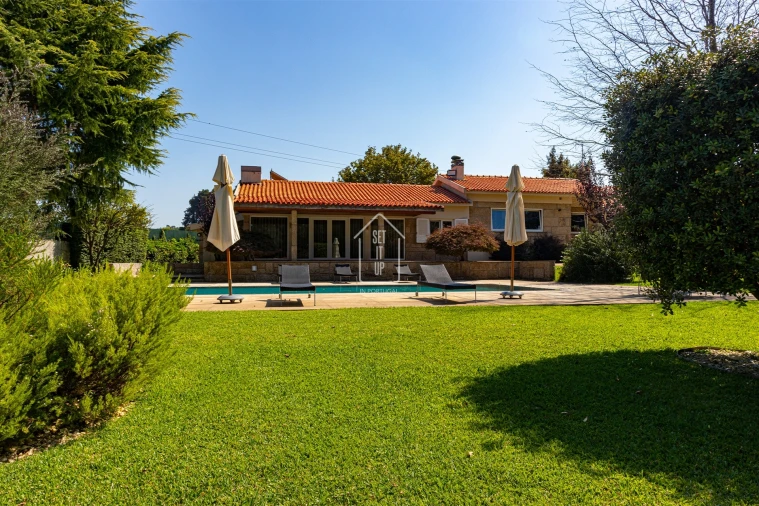 Moradia T4 para Venda em Vilar e Mosteiró Foto 17