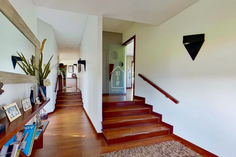 Moradia T4 para Venda em Vilar e Mosteiró Foto 31