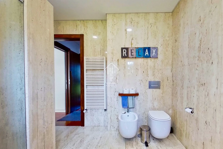 Moradia T4 para Venda em Vilar e Mosteiró Foto 29