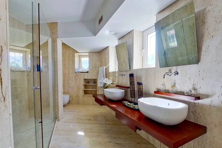 Moradia T4 para Venda em Vilar e Mosteiró Foto 24