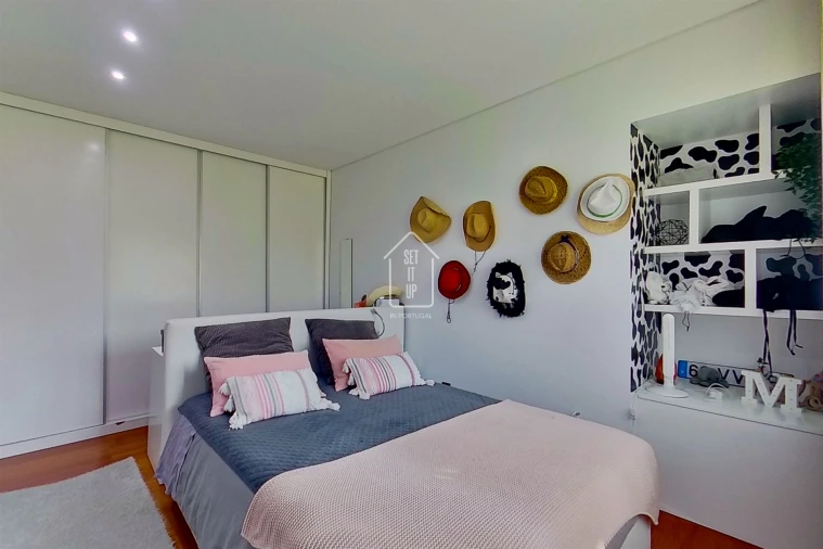 Moradia T4 para Venda em Vilar e Mosteiró Foto 50