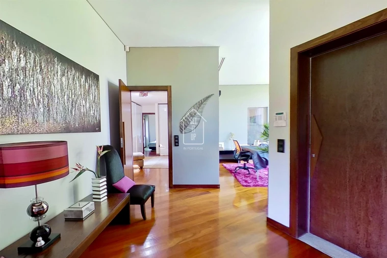 Moradia T4 para Venda em Vilar e Mosteiró Foto 40