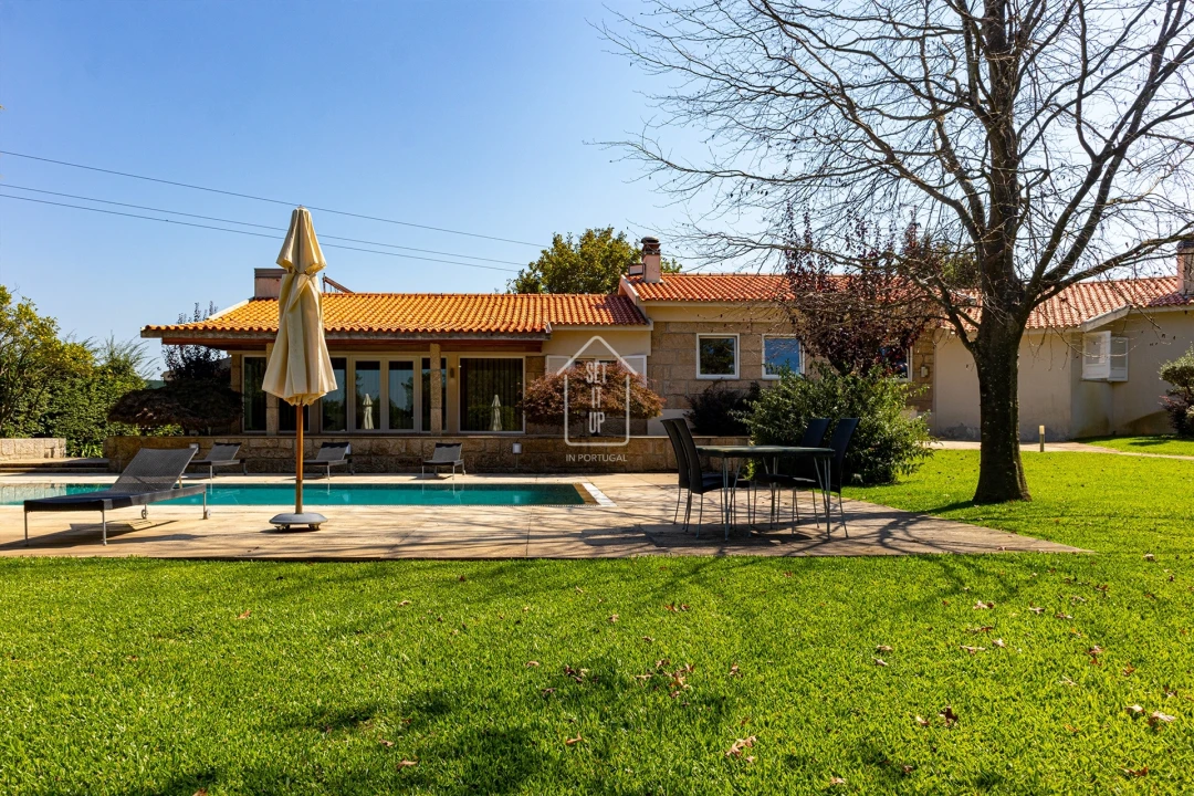 Moradia T4 para Venda em Vilar e Mosteiró Foto 16