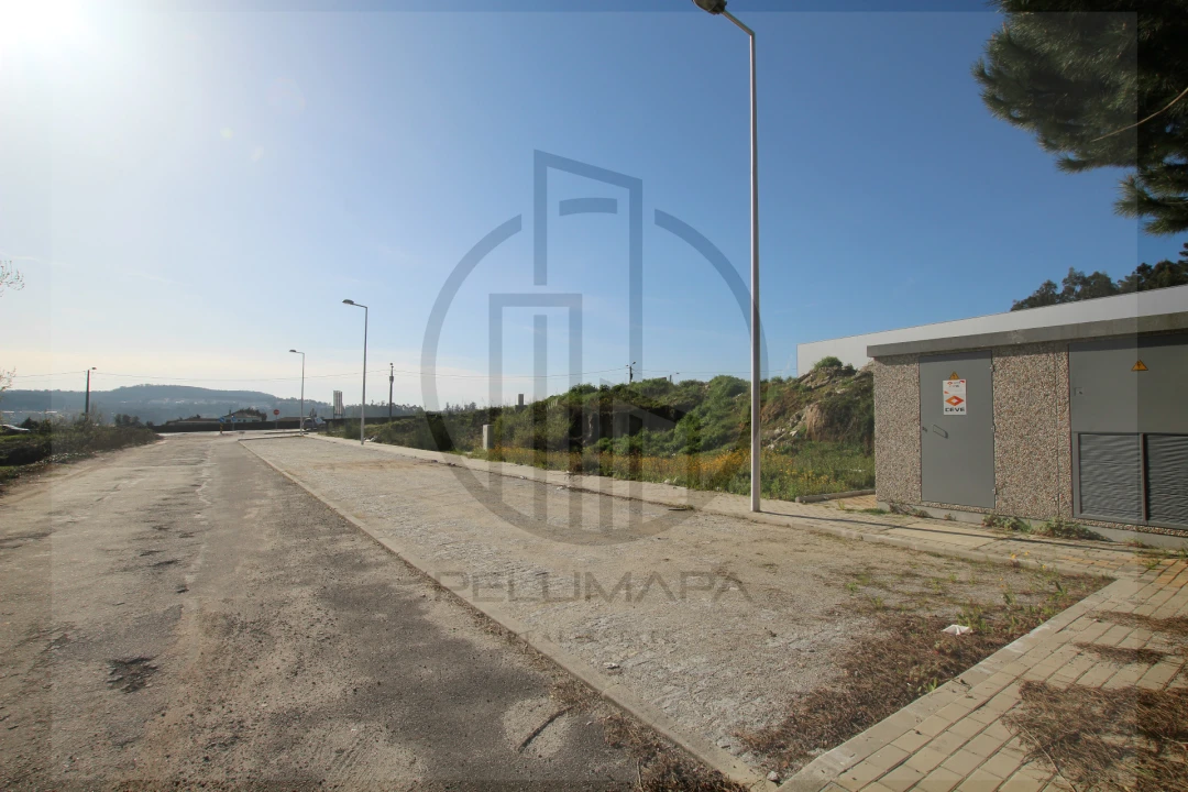 Terreno Comércio / Armazém para Venda em Abade de Neiva Foto 4