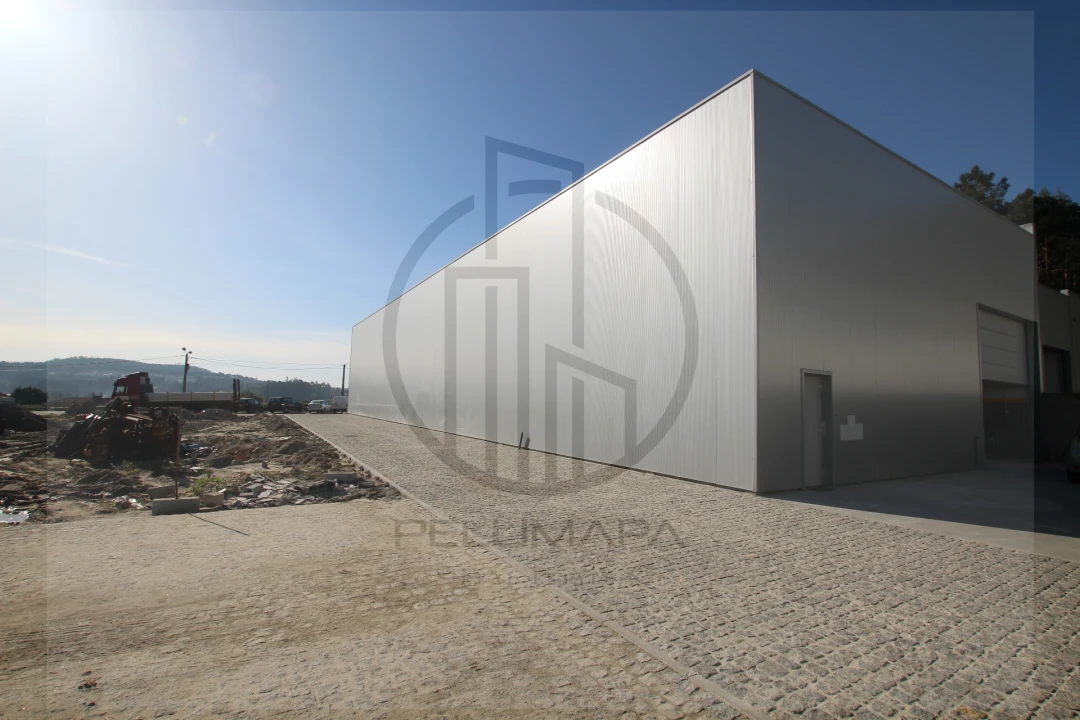 Terreno Comércio / Armazém para Venda em Abade de Neiva Foto 9