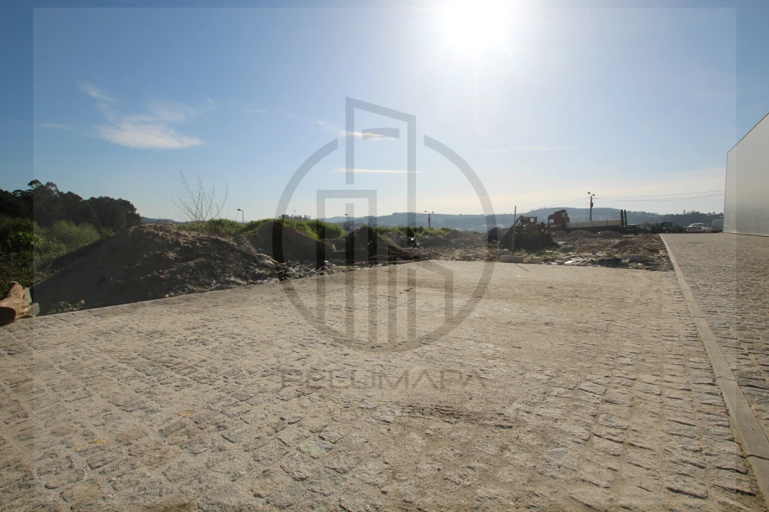 Terreno Comércio / Armazém para Venda em Abade de Neiva Foto 10