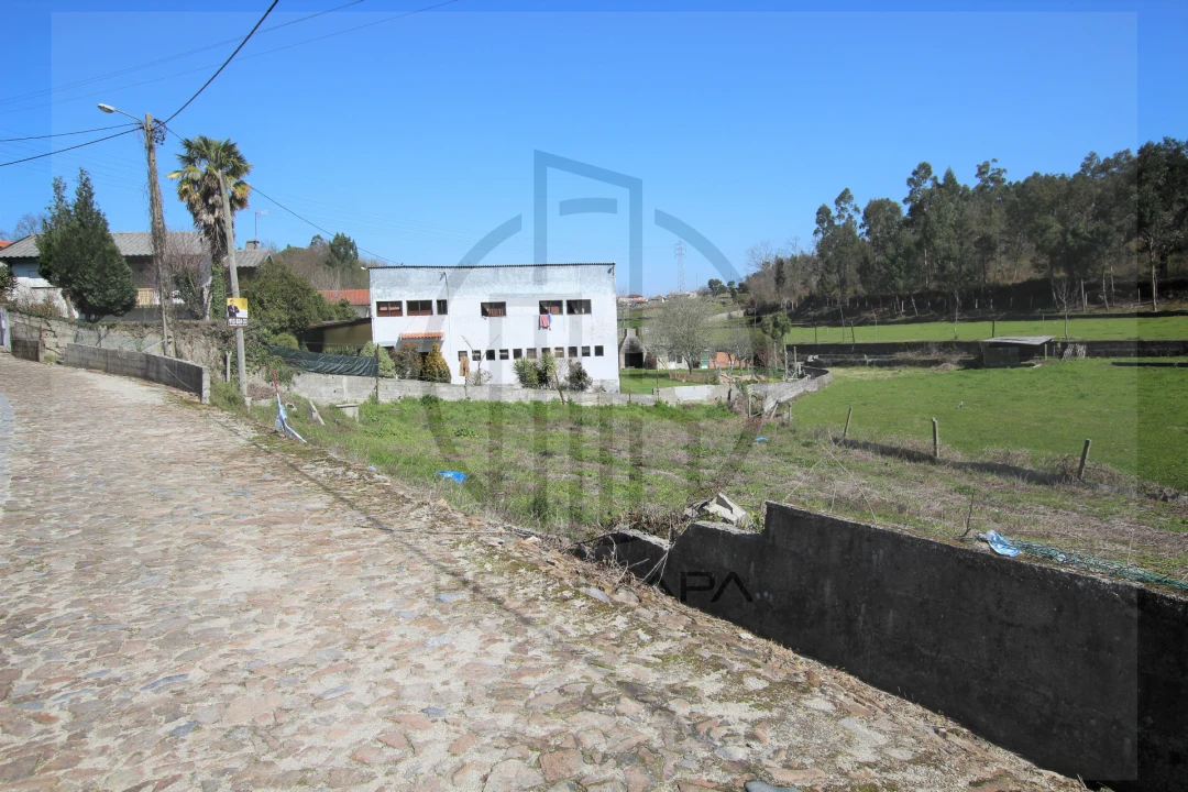 Terreno para Venda em Areias, Sequeirô, Lama e Palmeira Foto 2