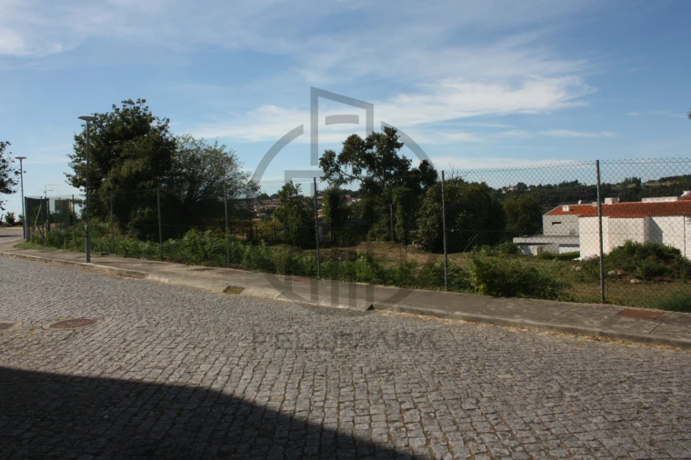 Terreno para Venda em Santo Tirso, Couto (Santa Cristina e São Miguel) e Burgães Foto 6