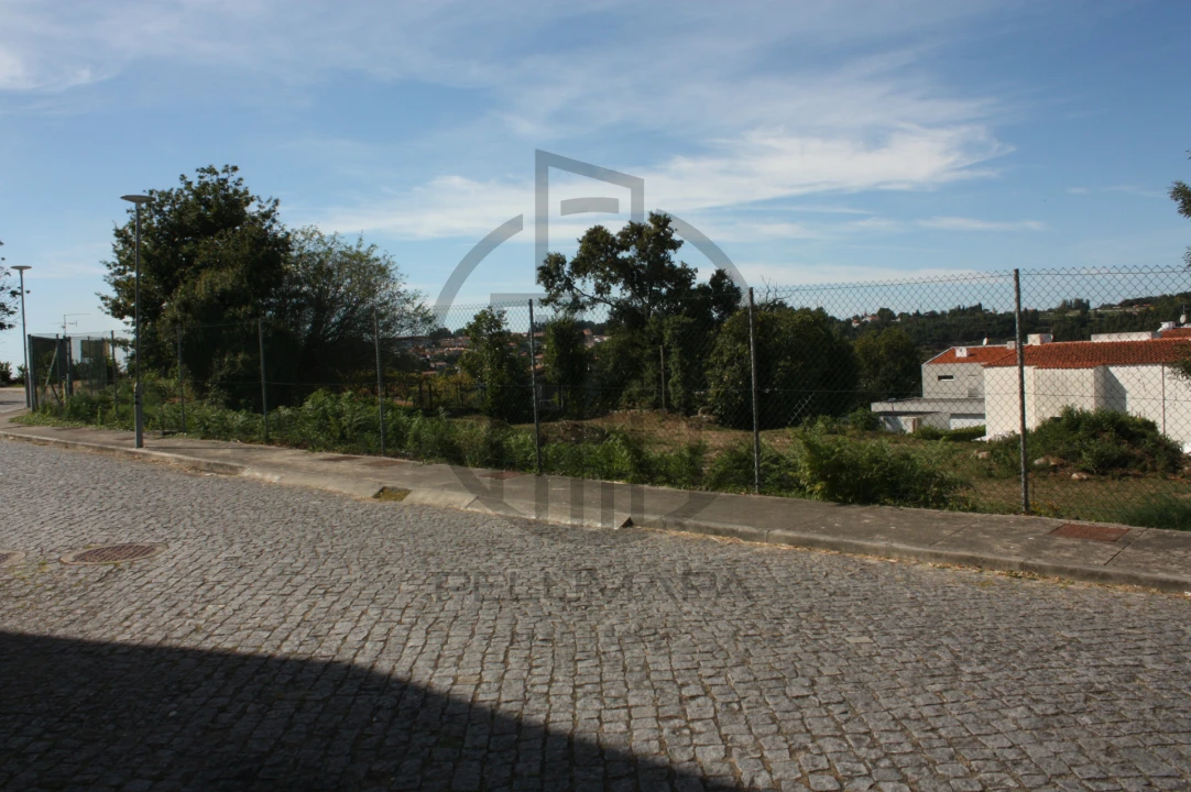 Terreno para Venda em Santo Tirso, Couto (Santa Cristina e São Miguel) e Burgães Foto 7