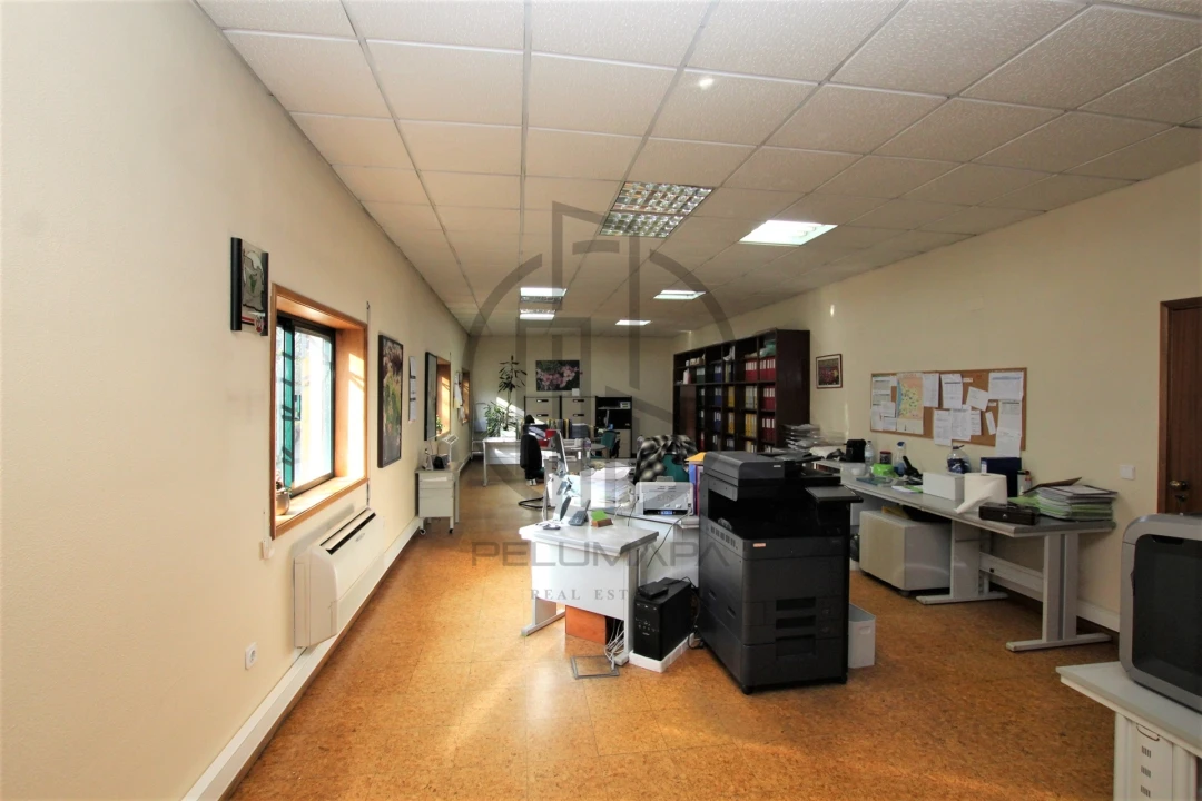 Armazém para Venda em Antas e Abade de Vermoim Foto 17