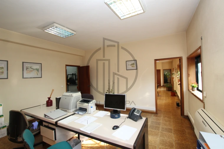 Armazém para Venda em Antas e Abade de Vermoim Foto 10